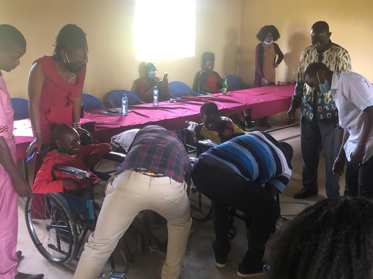 Wizara Special School students and teachers